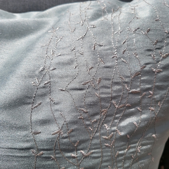 New 2x Calvin Klein Throw Pillows Blue Silver embroidery Removable case - Picture 4 of 8